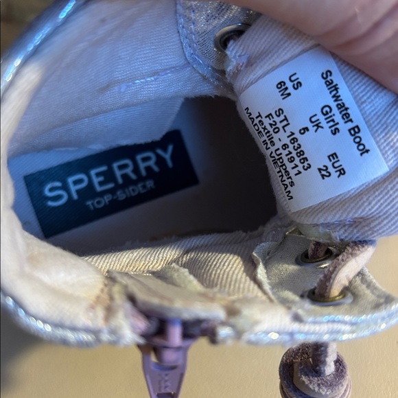 Sperry Kids Shimmering Silver Boots - Picture 7 of 8